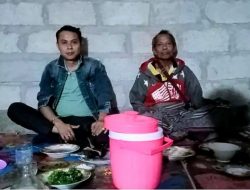 Wakil Bupati Malaka Kim Taolin Makan Bersama Masyarakat Desa Kateri di Suatu Senja